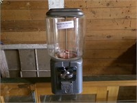 Oak MFG. candy machine, glass top
