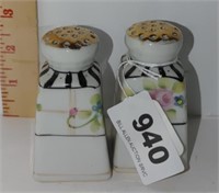 floral S&P shakers