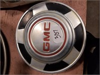 GMC hubcap