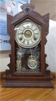 OLD VICTORIAN WIND UP CLOCK