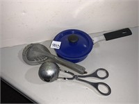 SMALL POT, EGG SLICER AND SCOOP