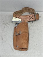 Stallion 38 toy gun with fanner gun belt