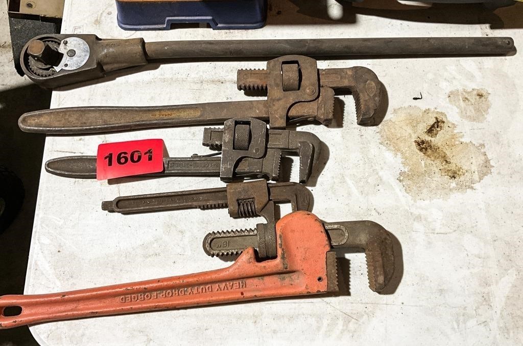 4 Pipe Wrenches, 1-1" Ratchet