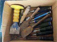 BOX LOT: KOBALT AND OTHER CHISELS