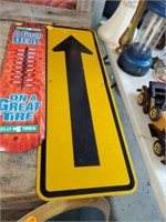 LARGE ARROW SIGN