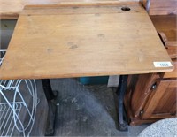 VINTAGE SCHOOL DESK 26X20X35