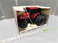 Case International 7140 toy tractor in the box, 1/