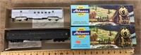 2 Athearn train cars