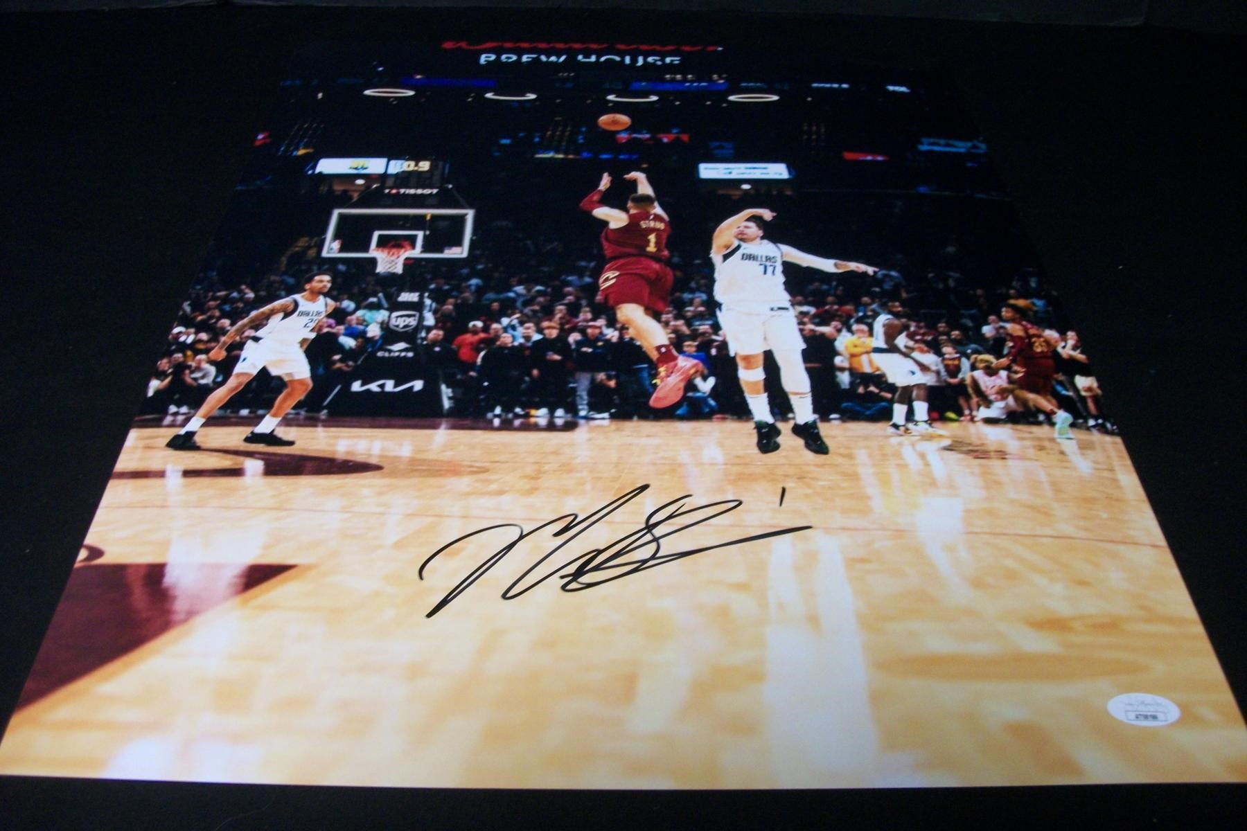 CAVALIERS MAX STRUS SIGNED 16X20 PHOTO JSA