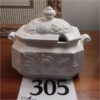 SOUP TUREEN MADE IN JAPAN 7 IN