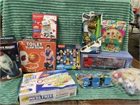1 LOT ASSORTED TOYS INCLUDING SLAM DUNK GAME,