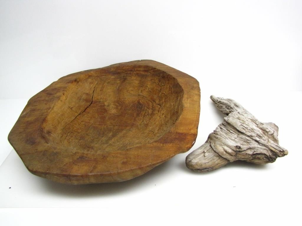 LARGE DECORATIVE WOOD BOWL & DRIFTWOOD