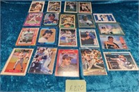 11 - LOT OF COLLECTIBLE BASEBALL CARDS (A270)