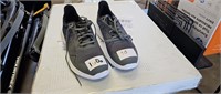 Women's Flex Size 9 Sneakers (Slightly