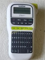 brother p touch portable label maker works