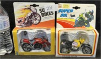 (2) DIE CAST MOTORCYCLE TOY COLLECTIBLES