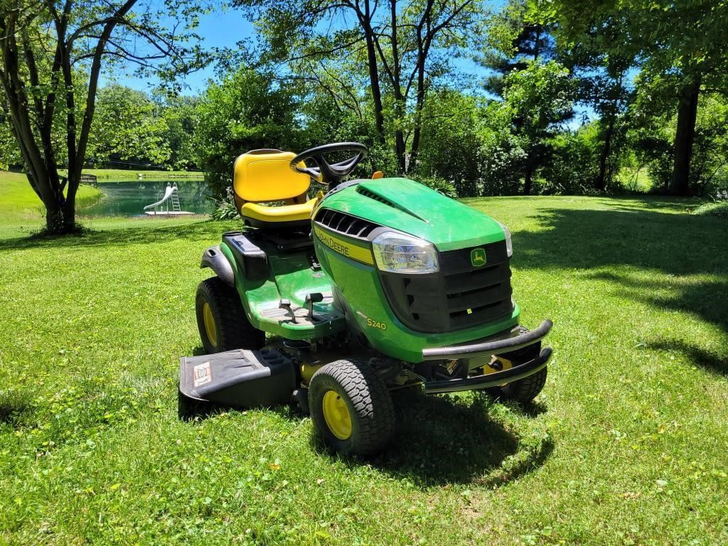 John Deere Garden Tractor