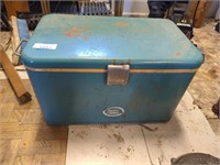 Vintage cooler (vagabond by thermos)