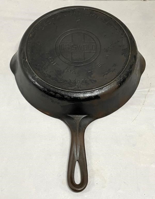 Vintage Cast Iron Griswold Skillet