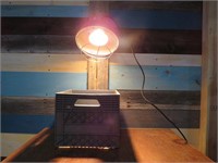 WORKING HEAT LAMP WITH CRATE