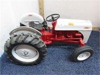 DIECAST 8N FORD TRACTOR