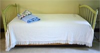 Vintage Twin-size Trundle Bed