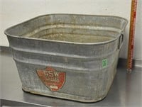 Vintage GSW galvanized wash tub, note