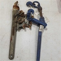 Small chain binder and chain wrench