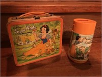 Vintage Snow White lunch box with broken handle os