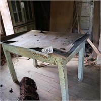 ANTIQUE TABLE