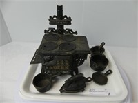 MINIATURE CAST IRON QUEEN COOK STOVE & ACCESSORIES