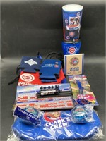 (H) Chicago Cubs collector memorabilia yo yo’s