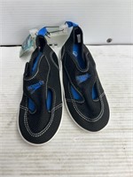 Size XL speedos kids swim shoes