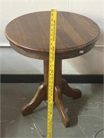 Oak Pedestal Round Lamp Table