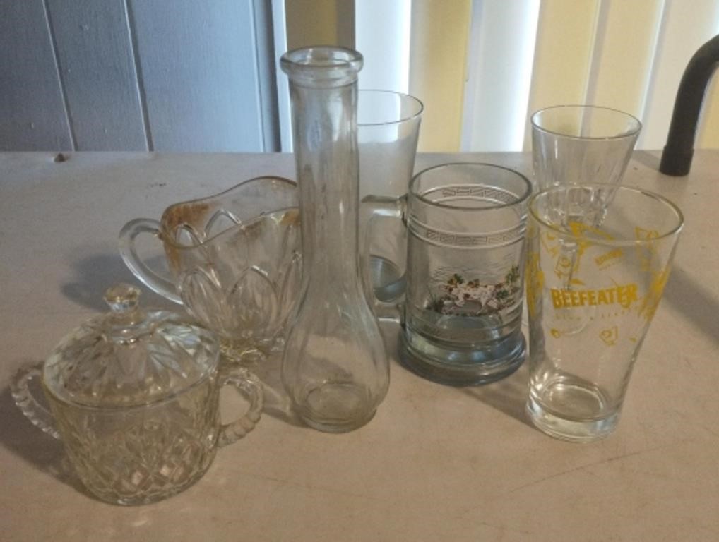 Glassware including a vase, trinket dish with