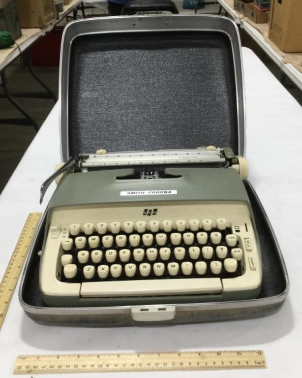 Smith-corona typewriter w/ case