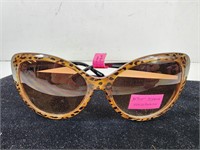 LIKE NEW Betsey Johnson Cheetah Print Sunglasses