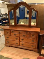 Carlisle Collection Dresser with Mirror