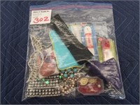 LOT, ASSORTED JEWELRY & SHOE LACES