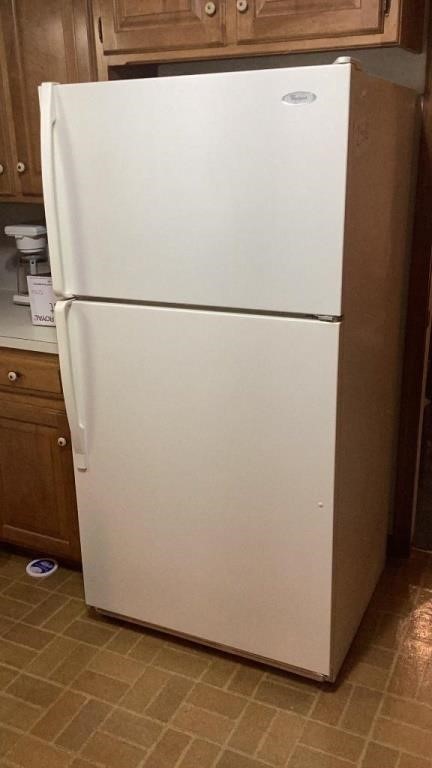Whirl, pool refrigerator, 33 x 29 x 65“ tall,