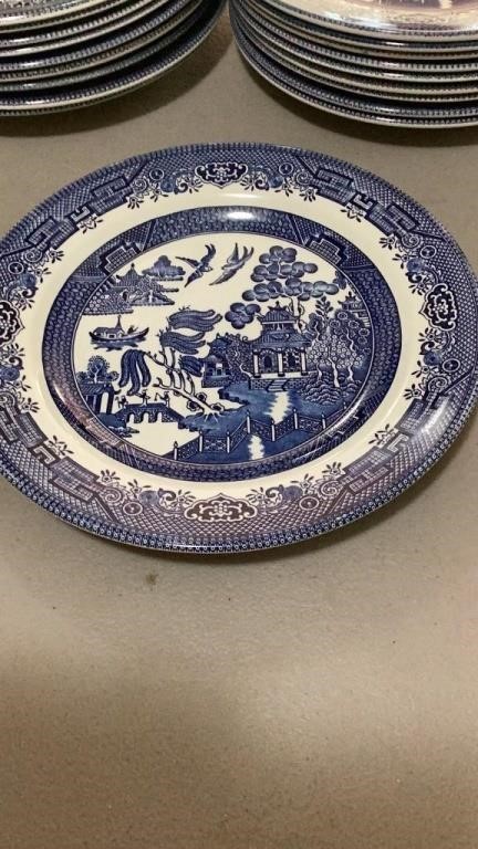 Set of 19 Churchill England willow plates, 18
