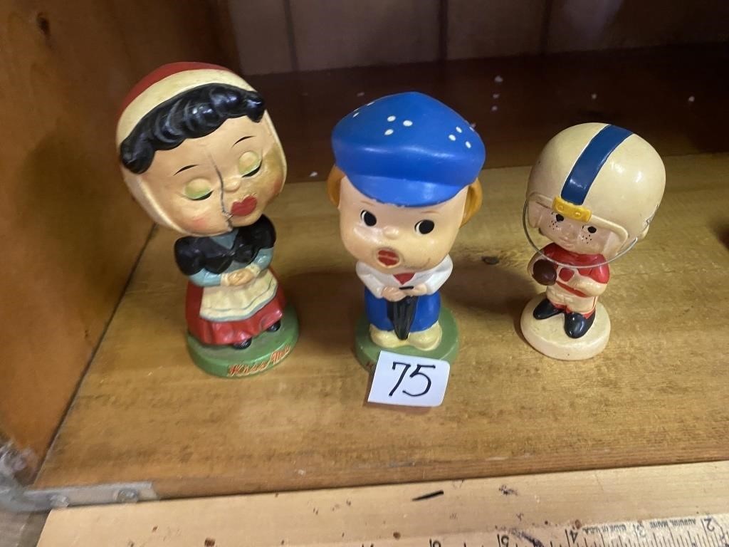 Vintage bobble heads 1 w damage