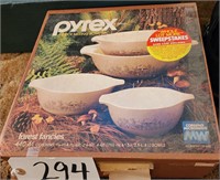 Pyrex Forest Fancies Nesting Mixing Bowl Set, NIB