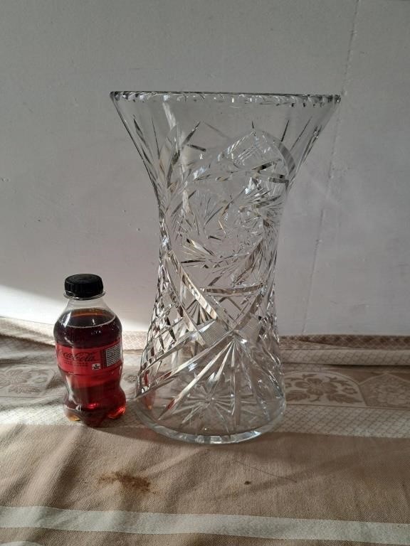 Pin wheel crystal vase 14"H