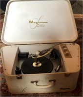 Vintage Magnavox Hereo Record Player