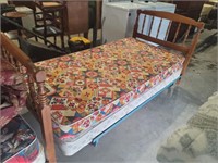 Sealy - Twin Size Bed W/Mattress & Box Spring