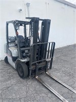 Nissan 50 Forklift 4300lbs max capacity