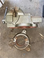 VISE MARKED 6 WITH MOUNTING BRACKETS