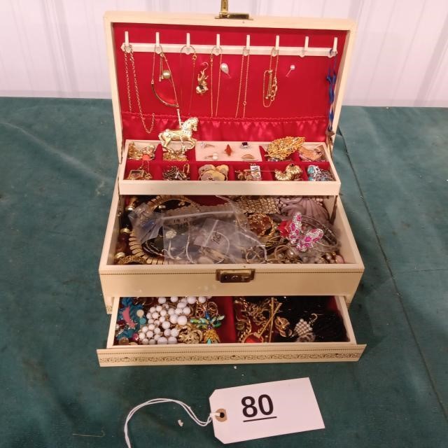 Vintage Jewelry Box w/ Key