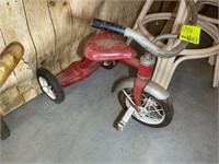 RED METAL CHILDS TRICYCLE